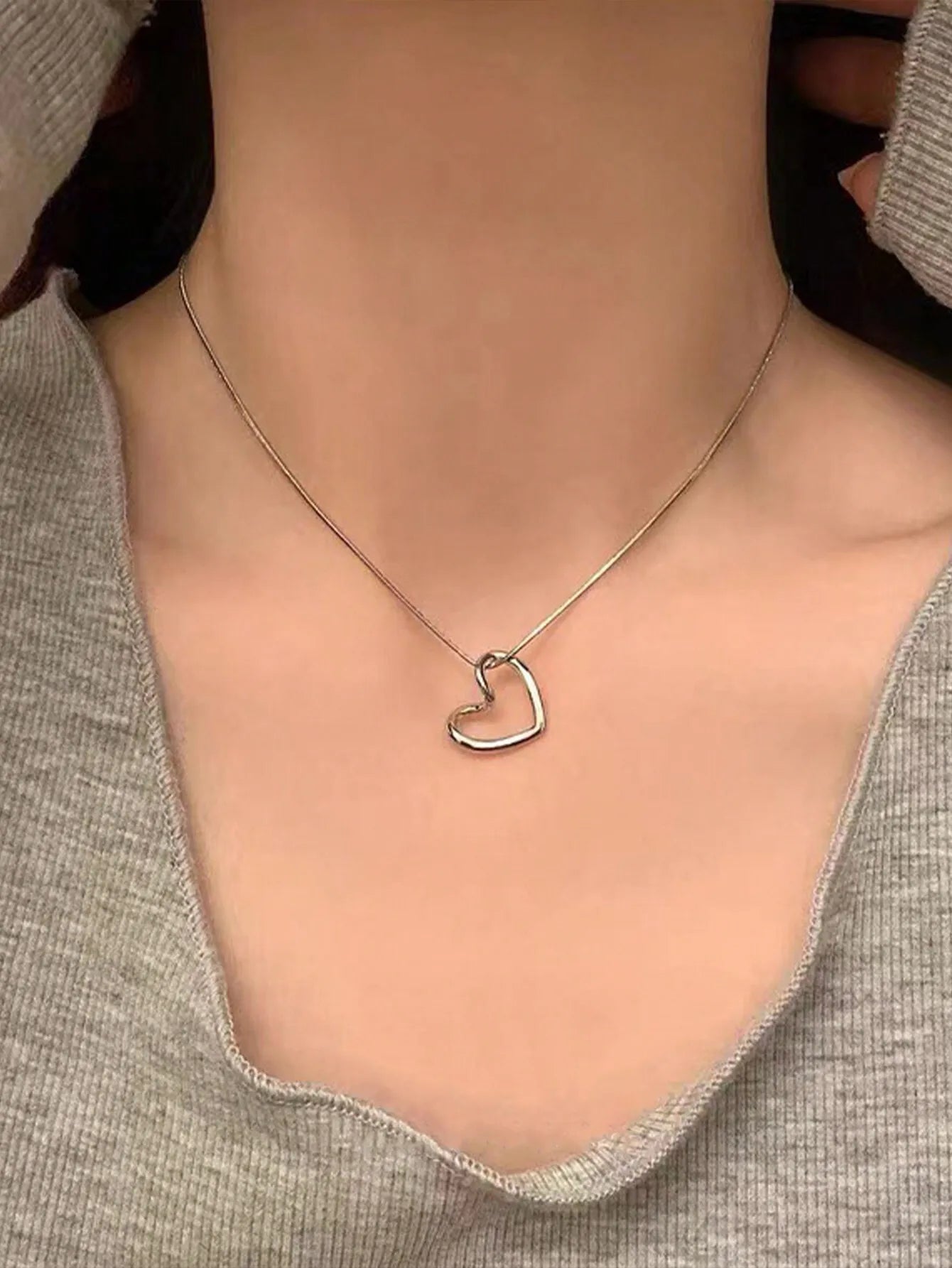 Hollow Heart Golden Necklace For Women Sweet  Simple Collarbone Chain With Unique Design  Stainless Steel