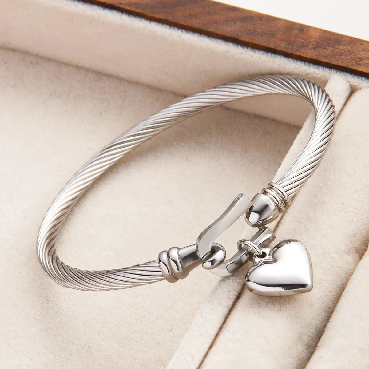 Elegant Heart Shape Bangle Bracelet