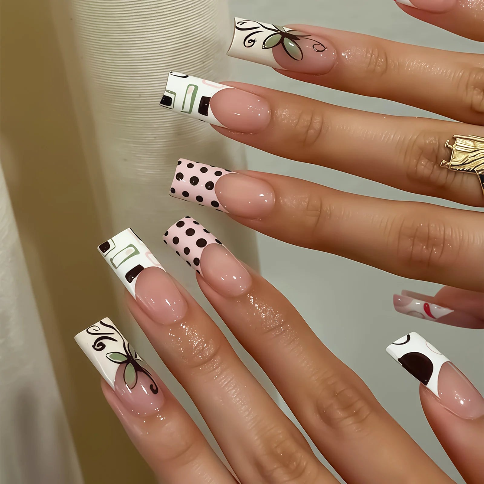 24PCS French Press on Nails Sweet Punk Vine Striped Pink Black French Nail Tip