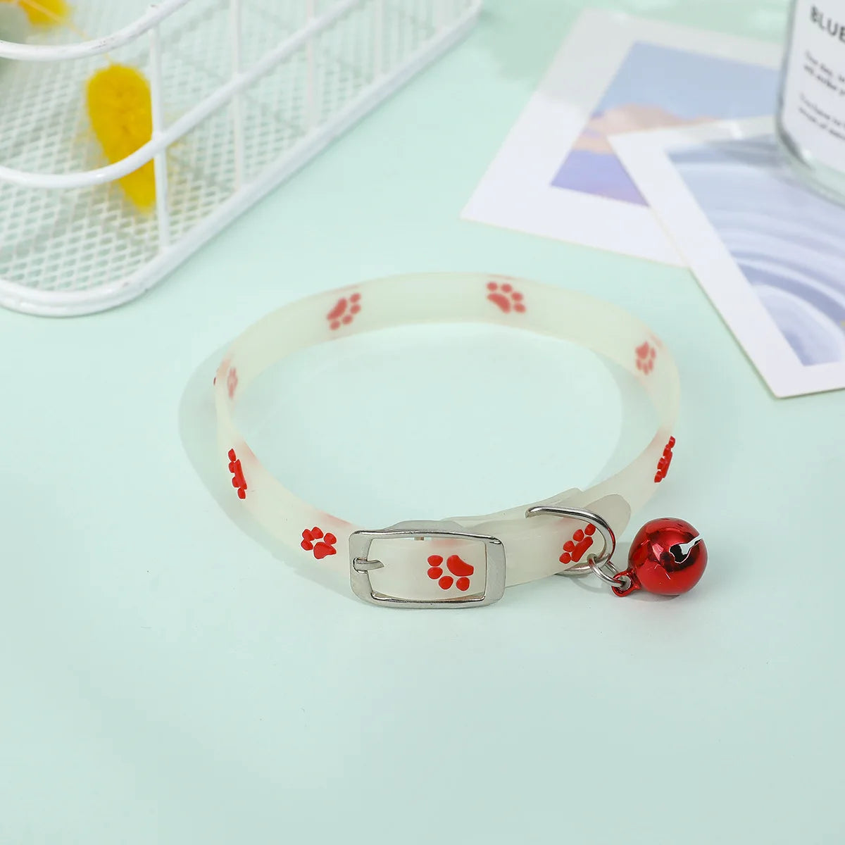 Luminous Cat / dog Necklace Glowing Small Dog Cat Collar Anti-Loss Fluorescent Silicone Bell Collar