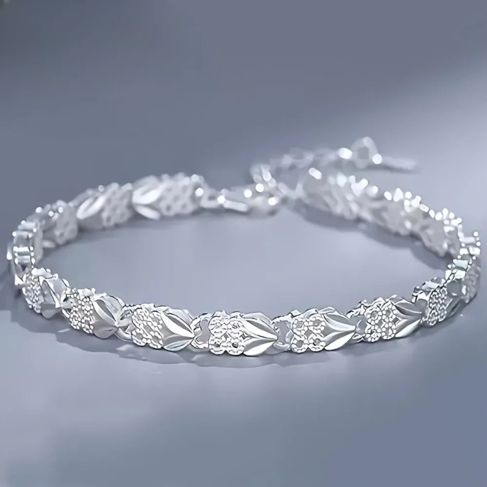 Exquisite Elegant Silvery Clover Bracelet, Women'S Sparkling Accessory