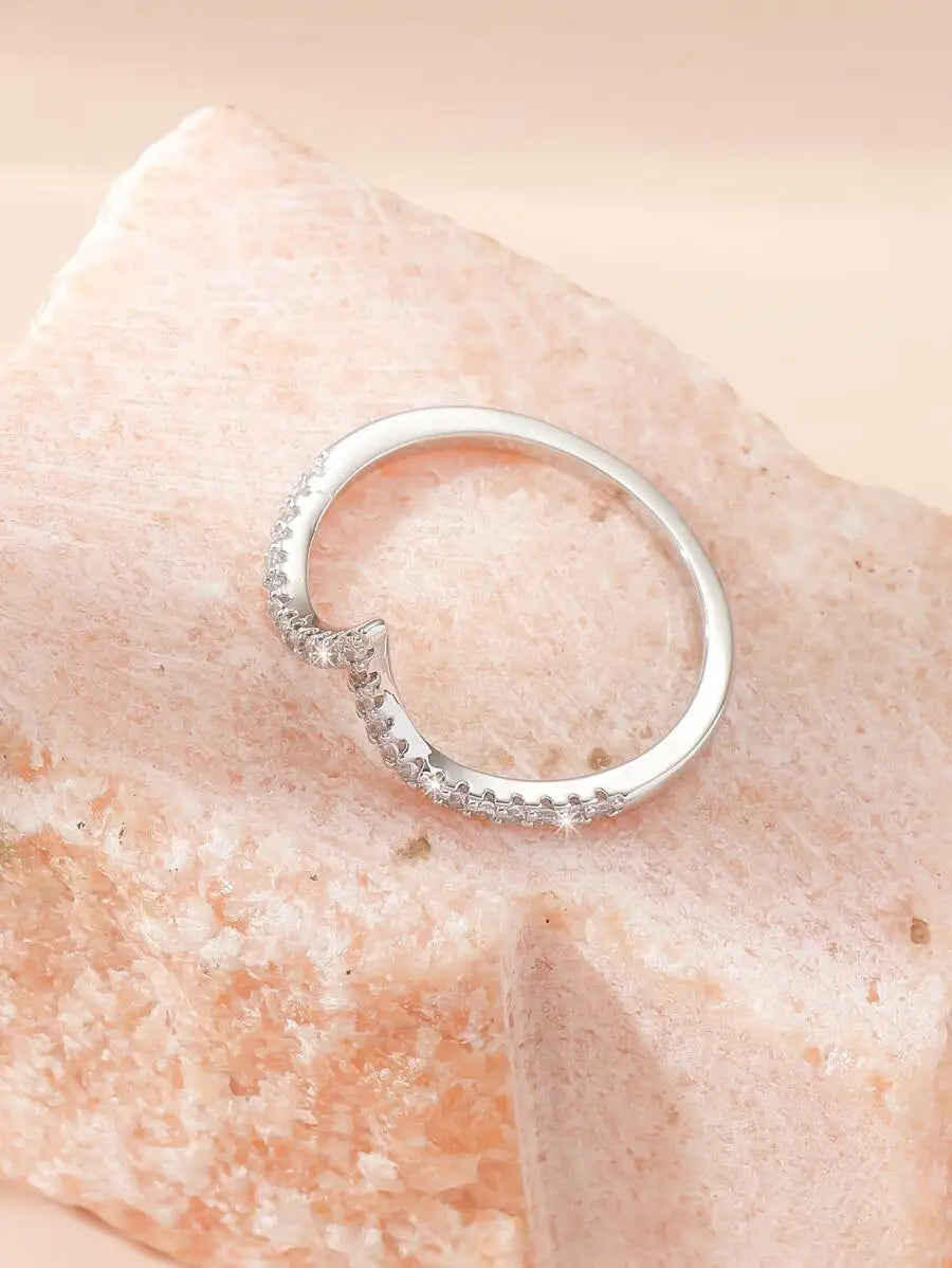Cubic Zirconia Pave Setting Geometric V Shape Fashion Ring