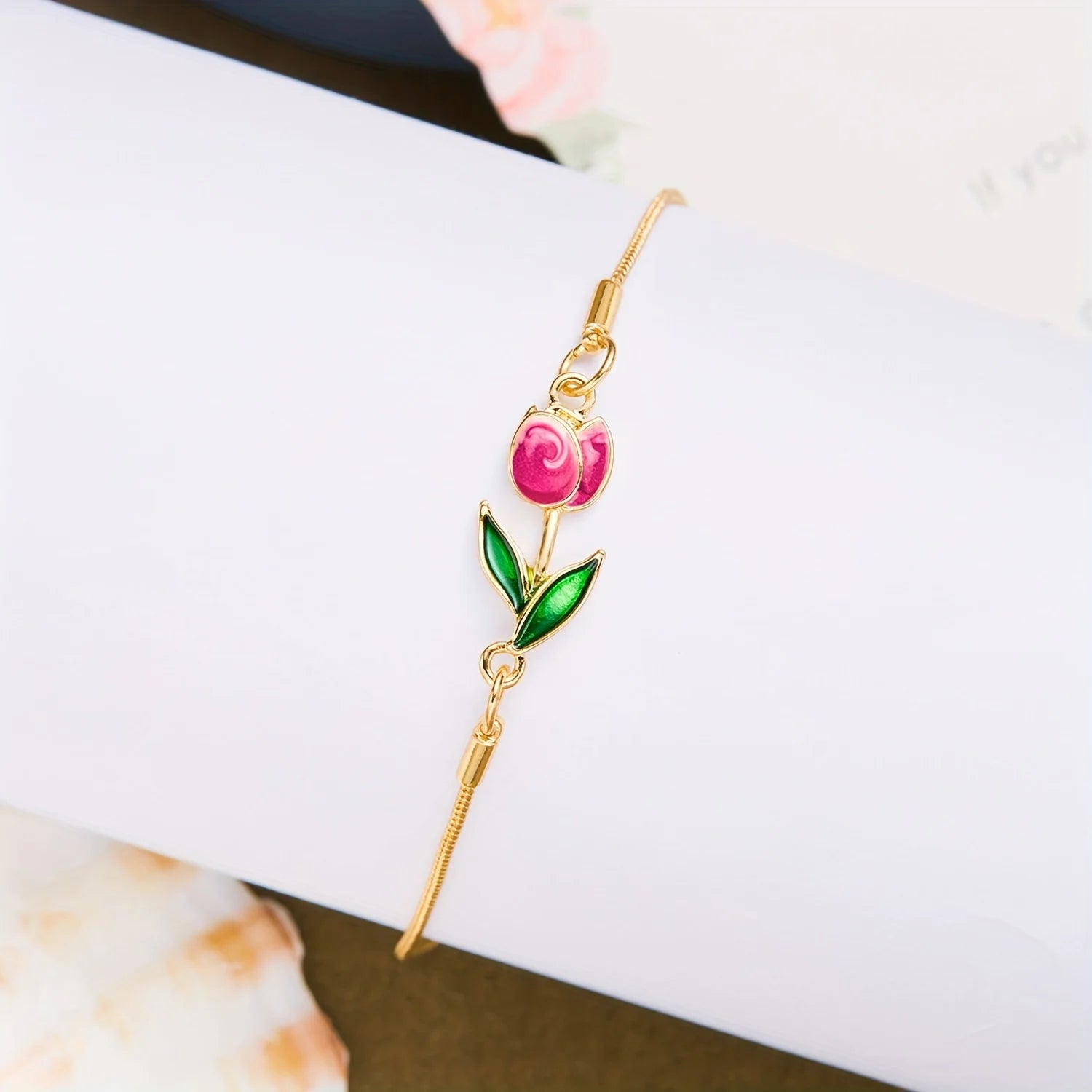 A women's fashion bracelet, elegant flower drip oil tulip bracelet