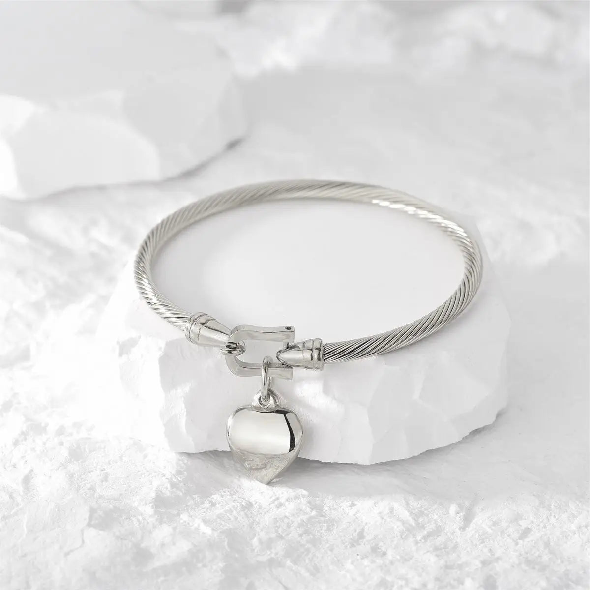 Elegant Heart Shape Bangle Bracelet