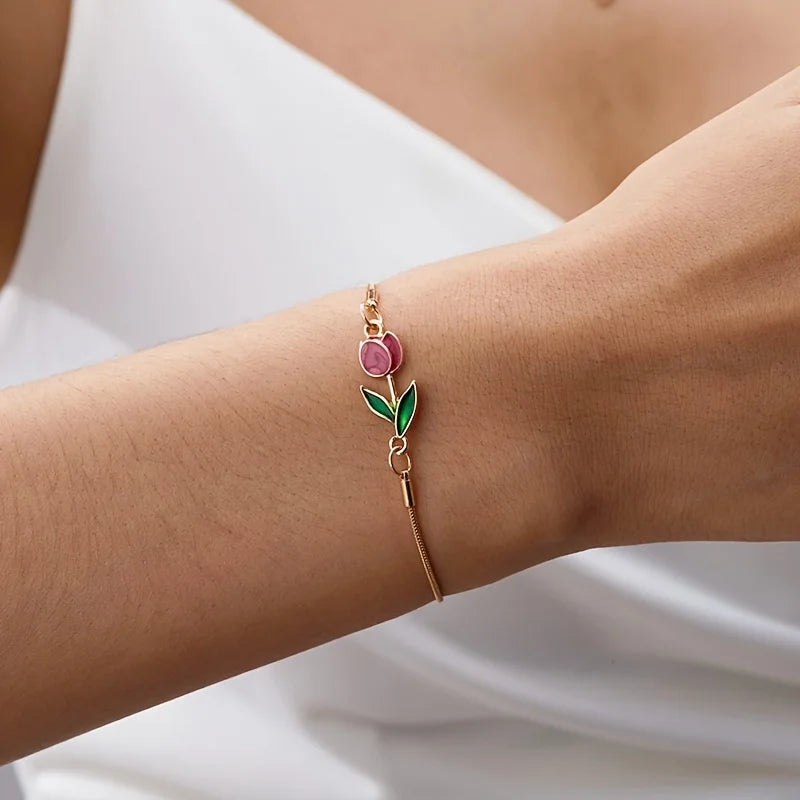 A women's fashion bracelet, elegant flower drip oil tulip bracelet