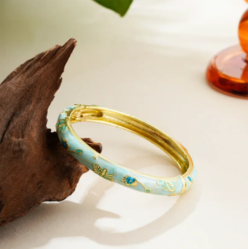 Women's Vintage Enamel Bracelet with Small Flower Design
