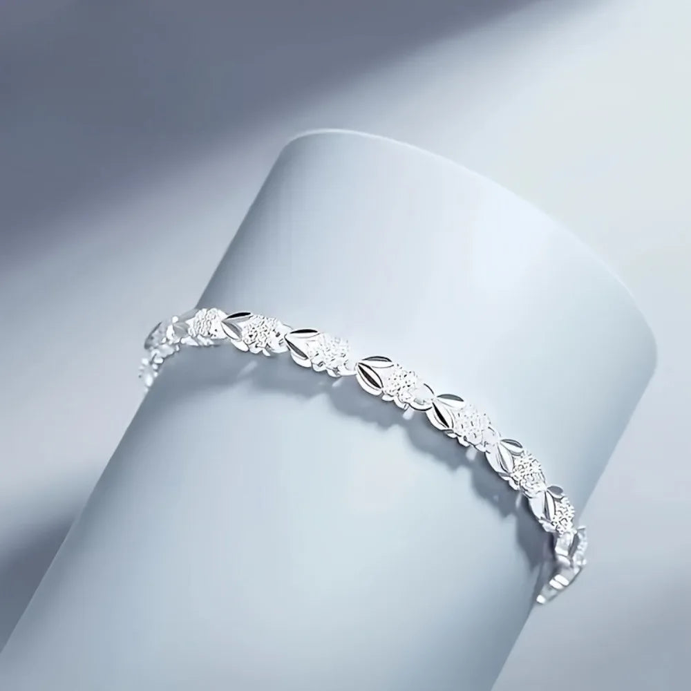 Exquisite Elegant Silvery Clover Bracelet, Women'S Sparkling Accessory