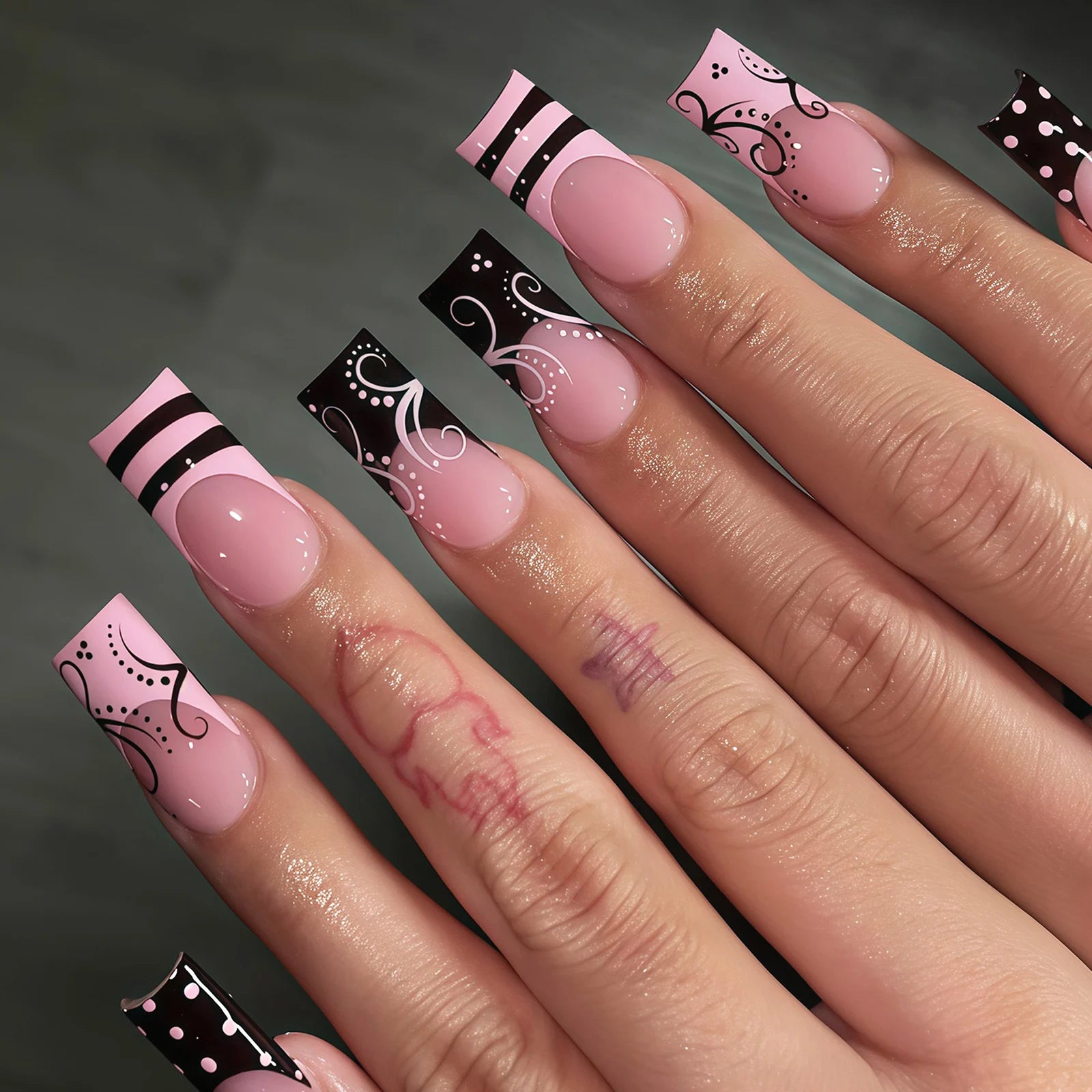 24PCS French Press on Nails Sweet Punk Vine Striped Pink Black French Nail Tip