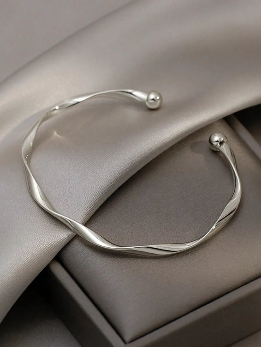 Chic Cuff Bracelet For Women Fashion Elegant Simple Design