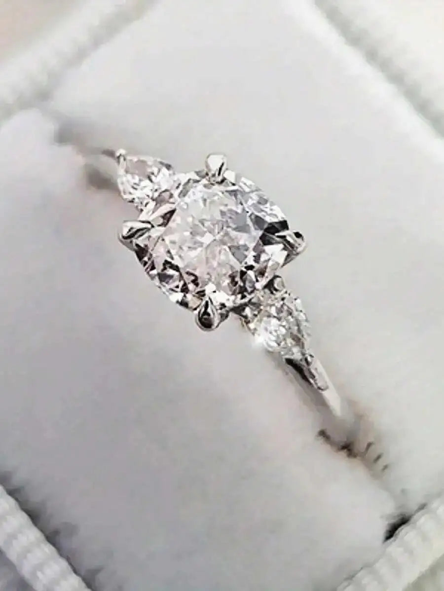 Exquisite Cubic Zirconia Ring For Women, Prong Setting, Clear Stone