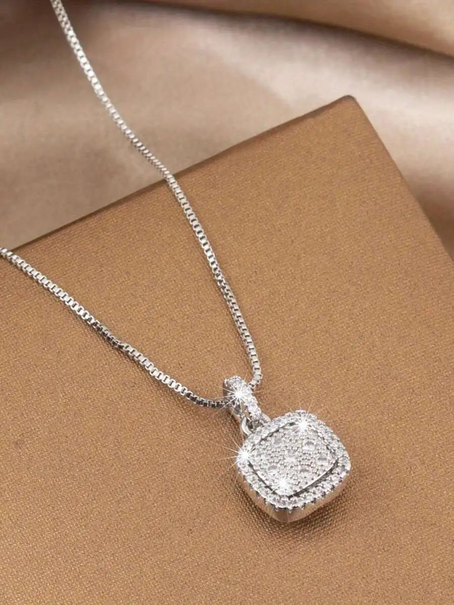 Luxury Style Square Cubic Zirconia Pendant Necklace For Women's Daily Wear