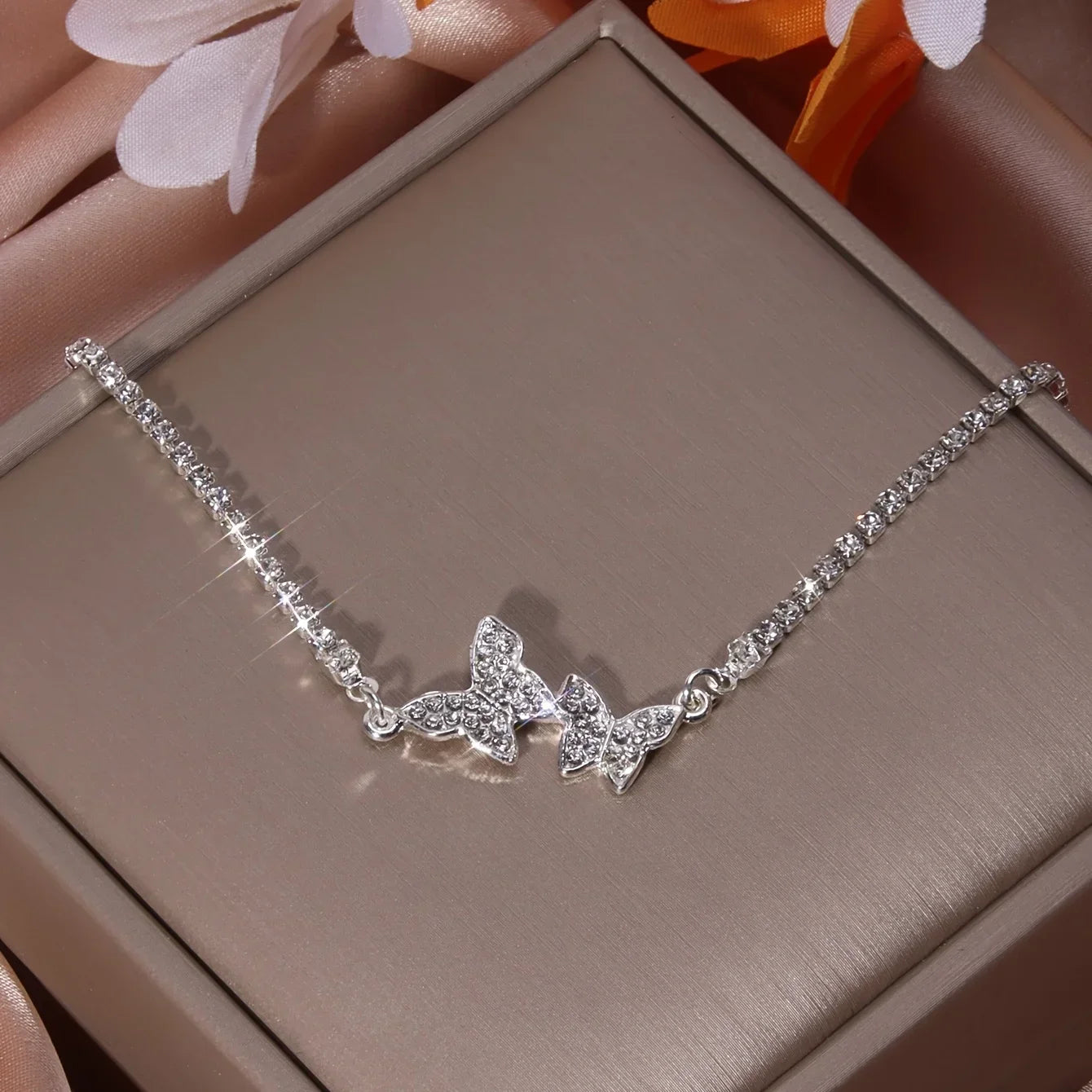 Elegant diamond butterfly claw chain silver bracelet