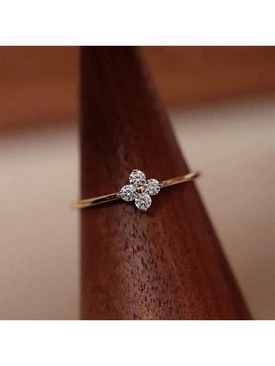 Elegant Cubic Zirconia Clover Ring Elegant Minimalist Daily Wear
