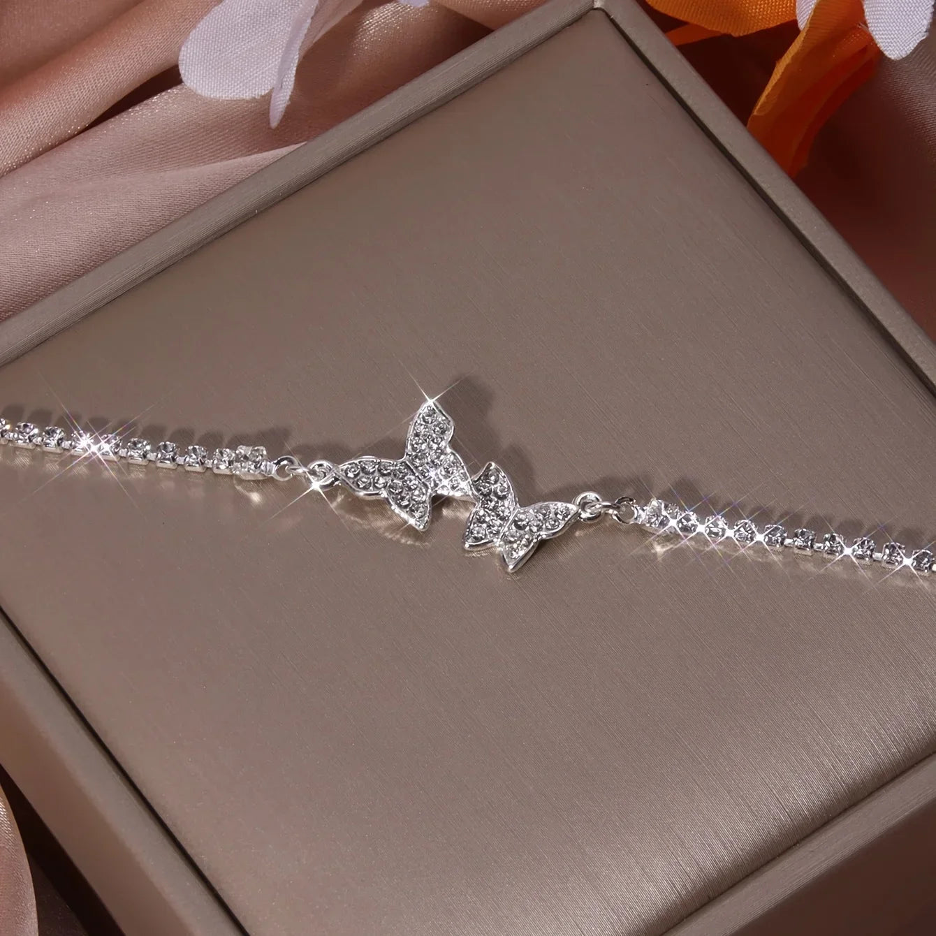 Elegant diamond butterfly claw chain silver bracelet