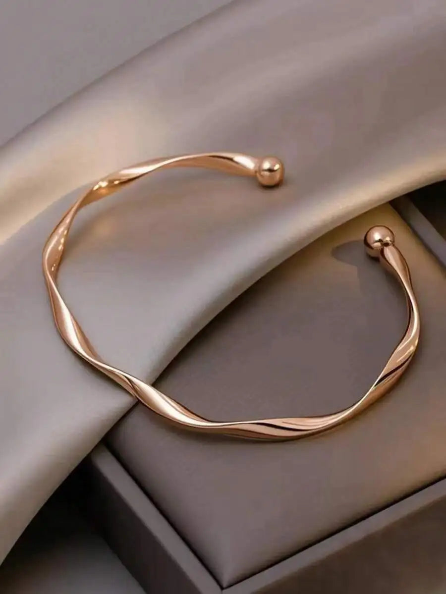 Chic Cuff Bracelet For Women Fashion Elegant Simple Design
