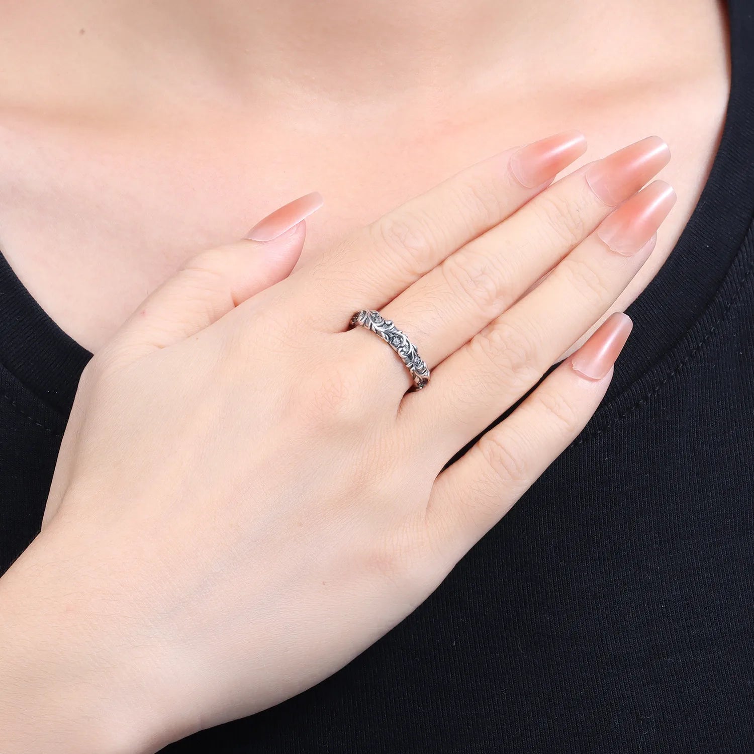 Elegant S925 Sterling Silver Vintage Pattern Closed Ring For Women