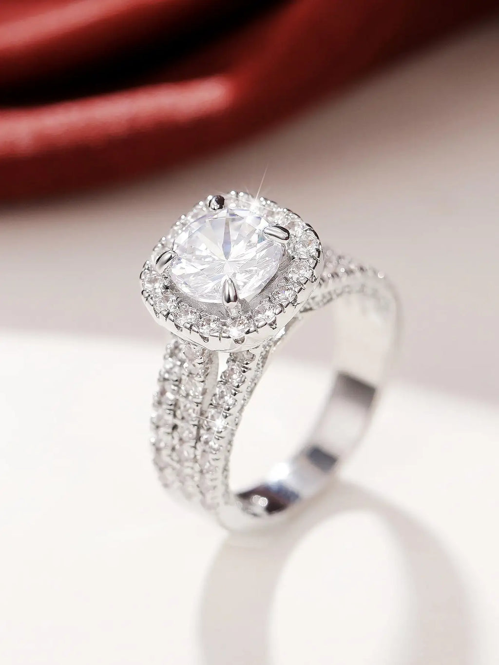 Beautiful Classical Cubic Zirconia Ring for Woman