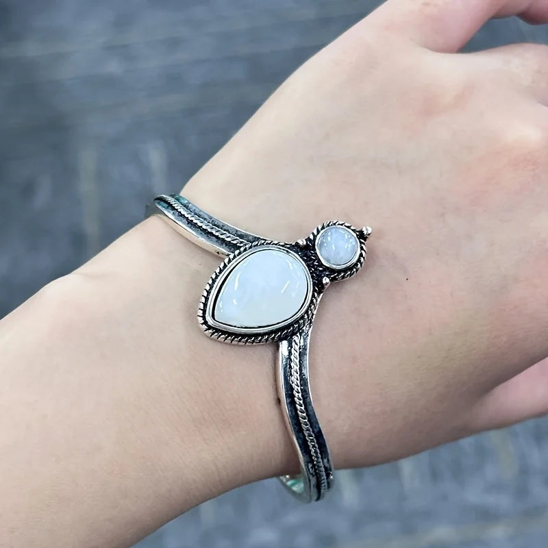 Retro Silver Color Teardrop Shaped Inlaid Stone Bracelet, Adjustable
