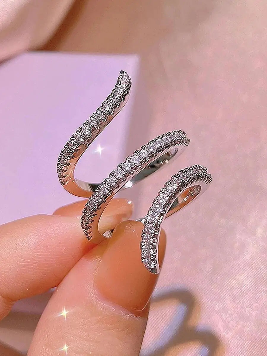 Elegant cubic zirconia ring for women