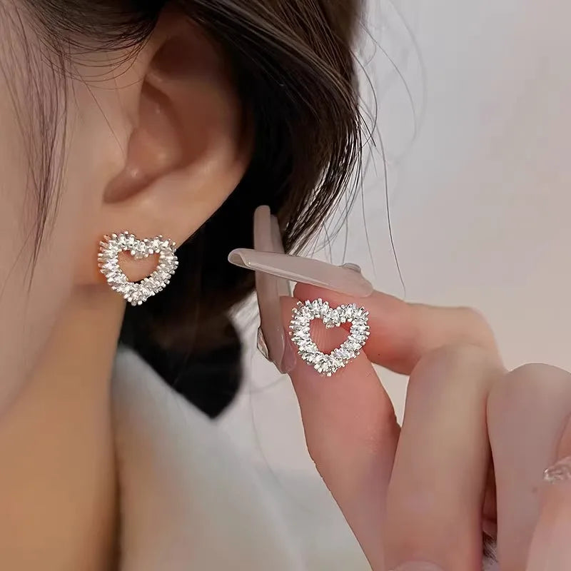 Beautiful Silver broken stud earrings for Woman