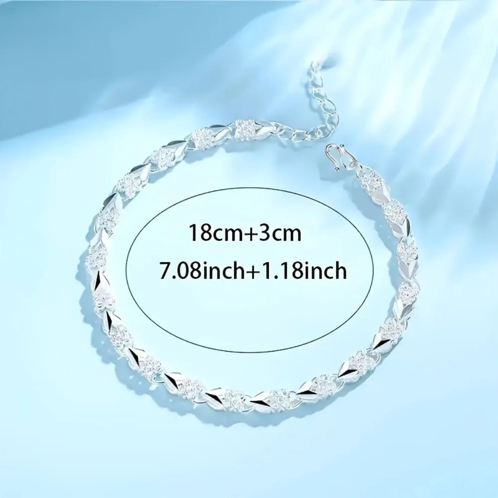 Exquisite Elegant Silvery Clover Bracelet, Women'S Sparkling Accessory