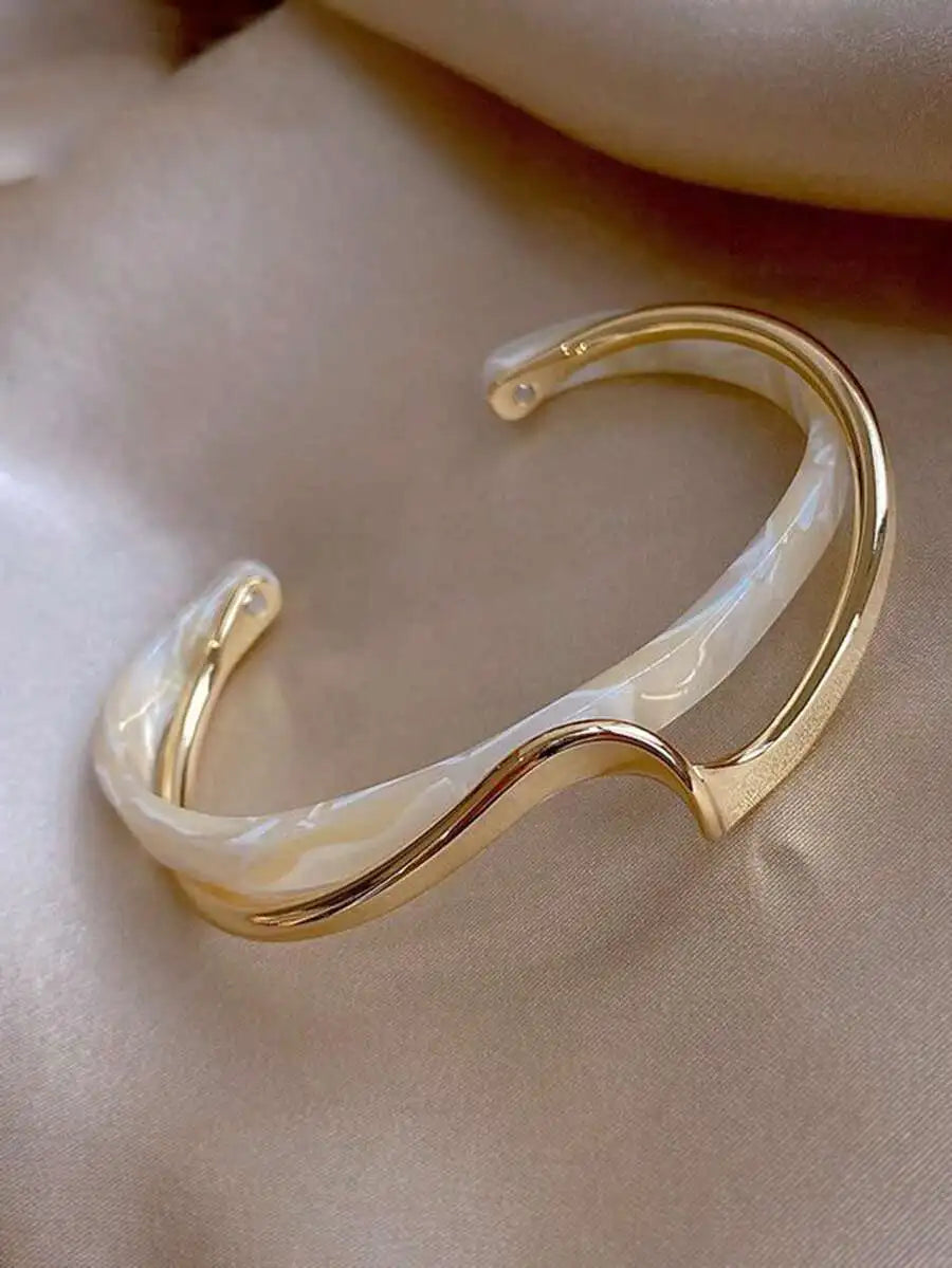 Chic Cuff Bracelet For Women Fashion Elegant Simple Design