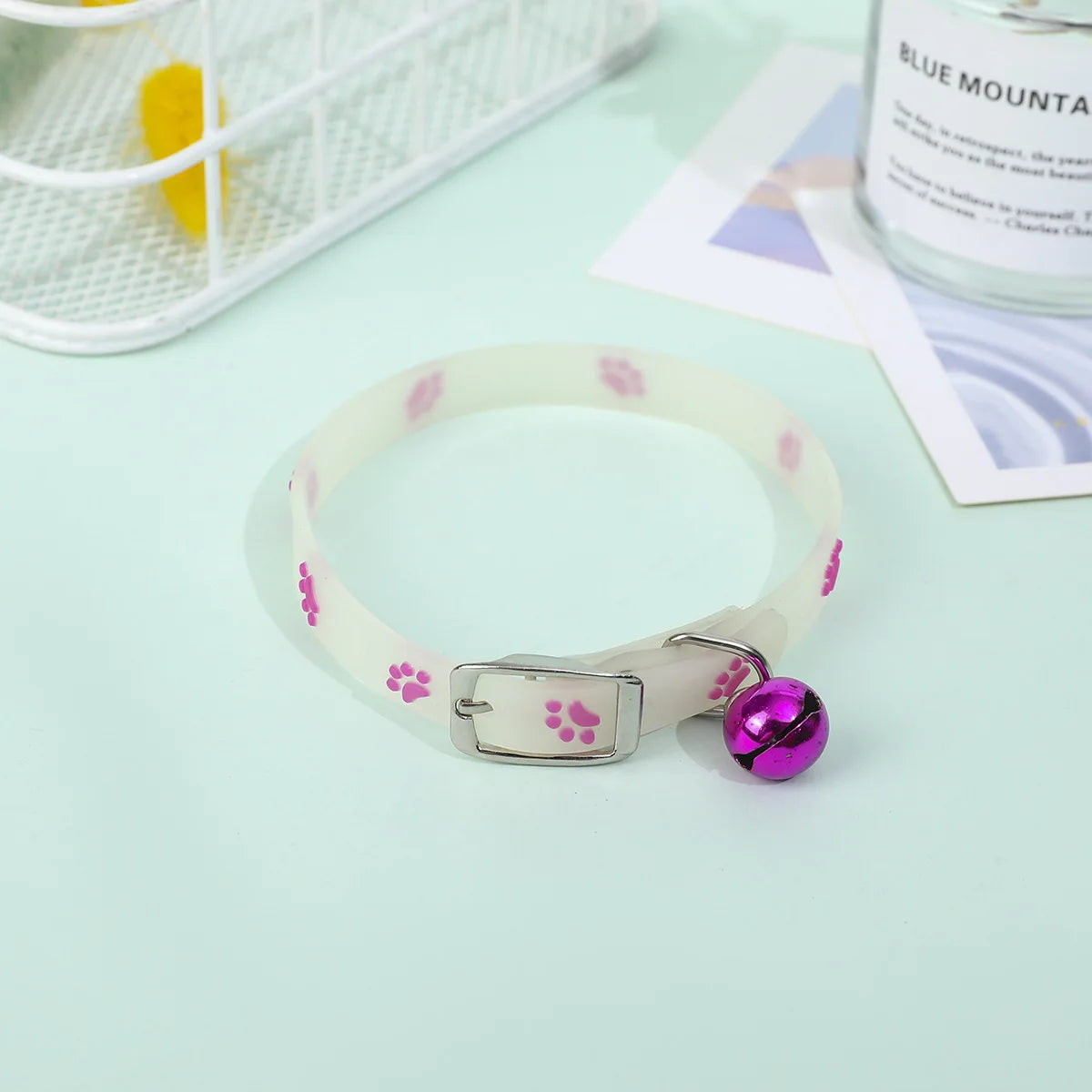 Luminous Cat / dog Necklace Glowing Small Dog Cat Collar Anti-Loss Fluorescent Silicone Bell Collar