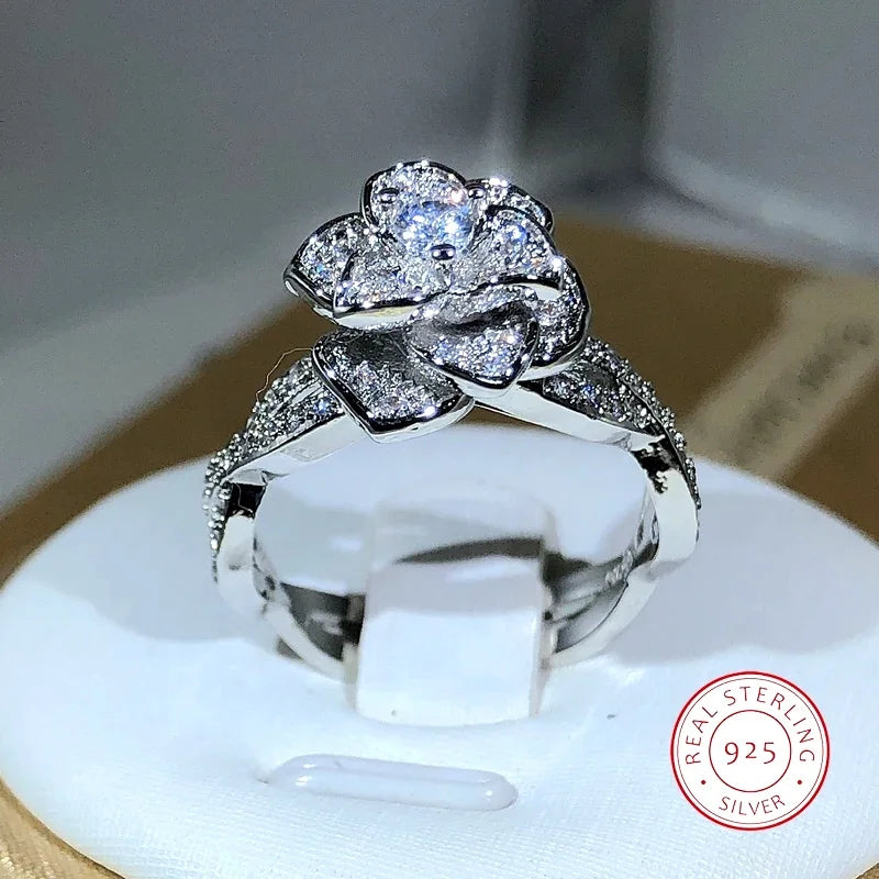 Beautiful 925 Sterling Silver InterTwined Three-Dimensional Rose Ring White Zircon