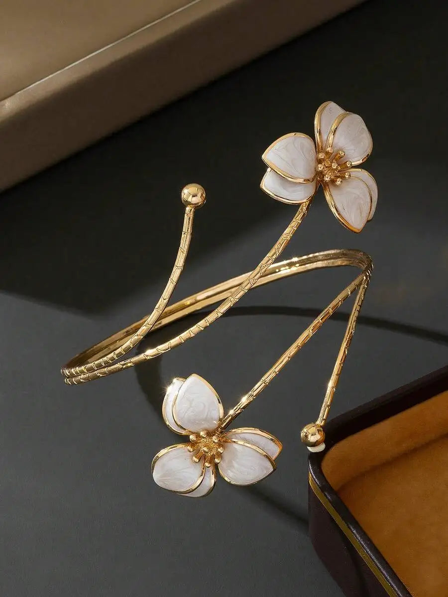 Summer Sexy Vacation Double-Layer White Oil Drop Flower Arm Cuff For Women