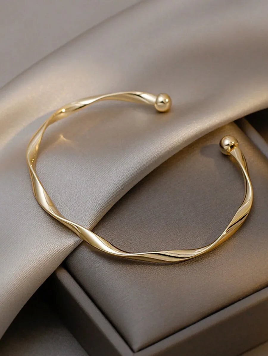 Chic Cuff Bracelet For Women Fashion Elegant Simple Design