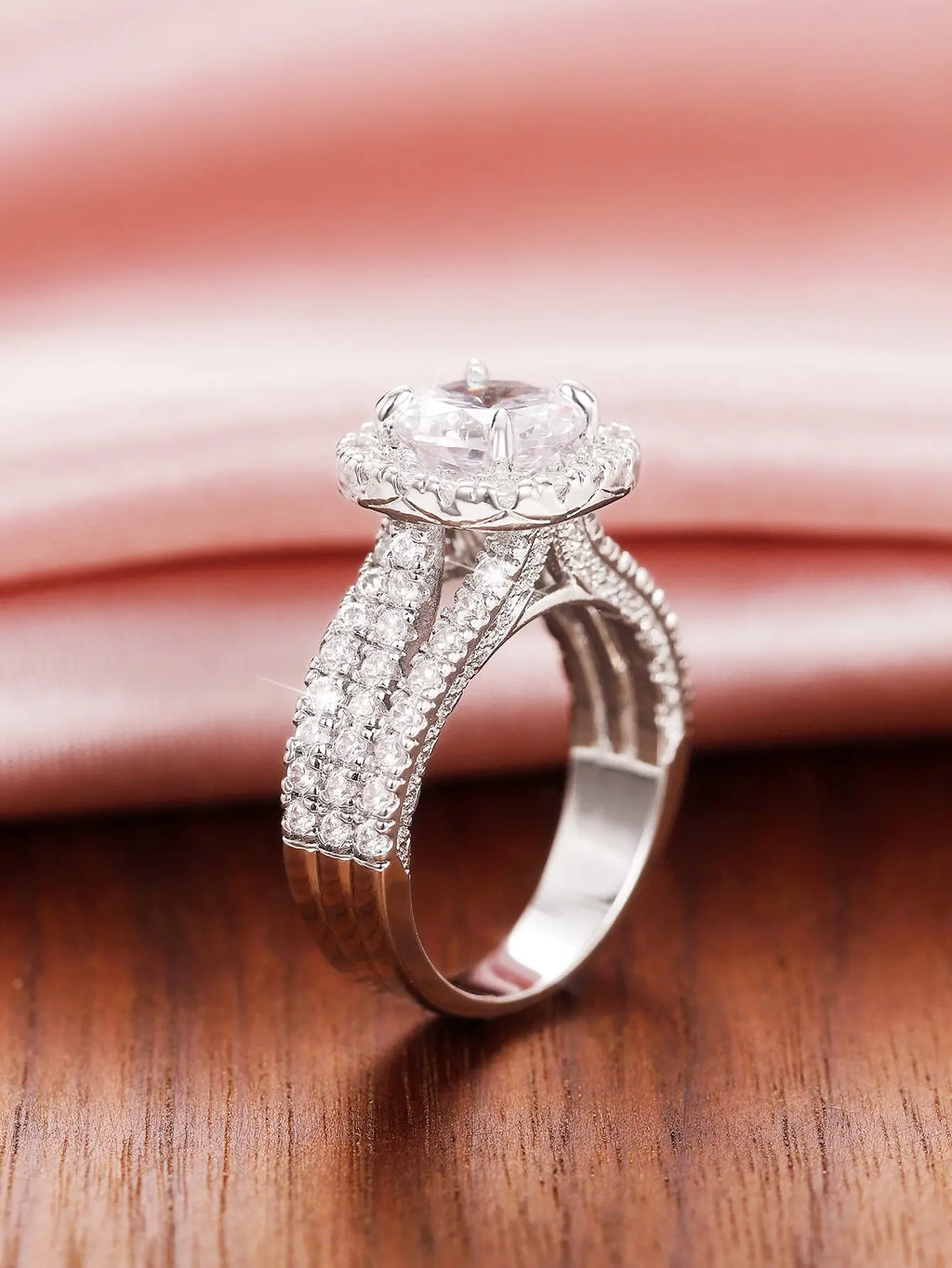 Beautiful Classical Cubic Zirconia Ring for Woman