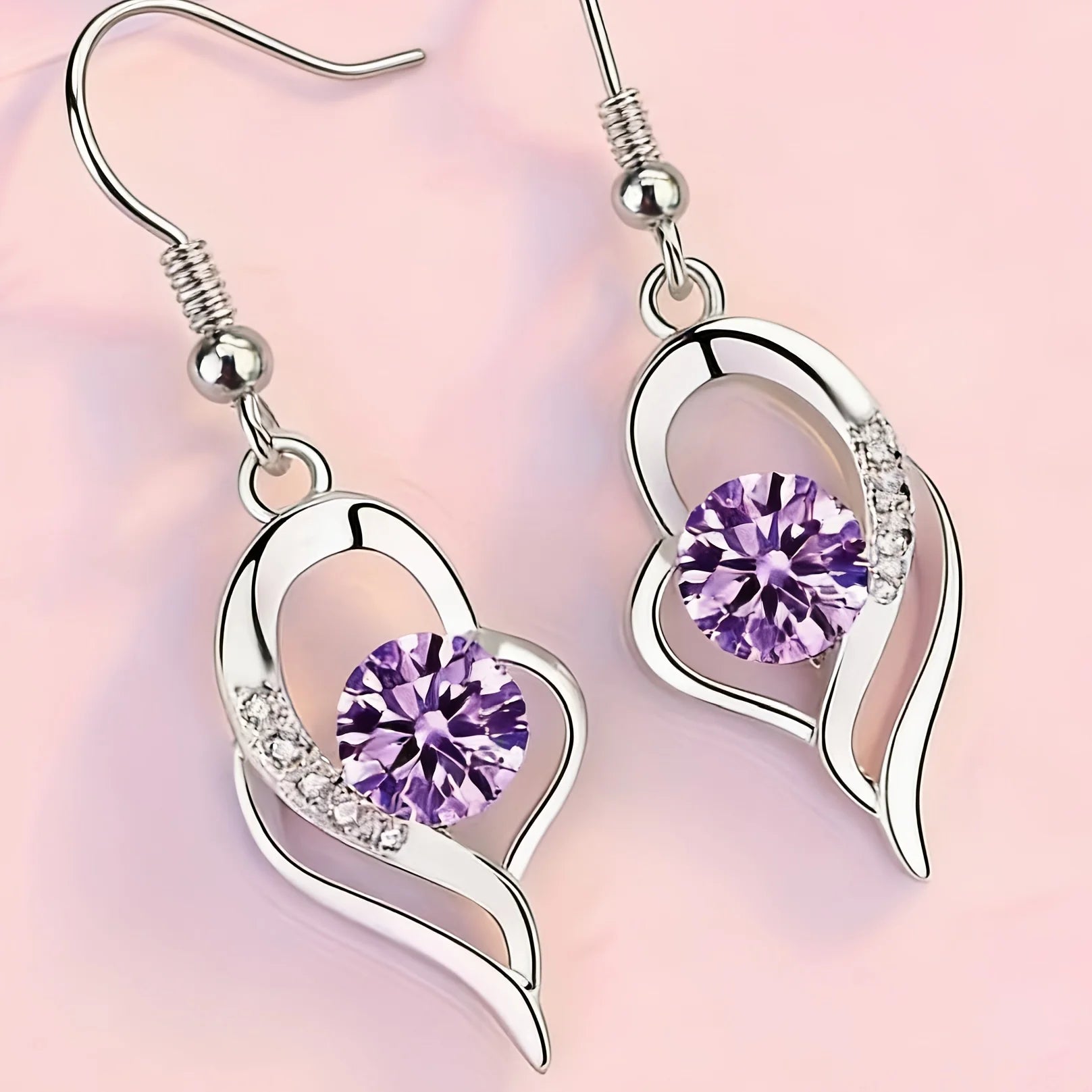 Delicate heart-shaped multi-color flash diamond earrings, smart and thin ear hooks