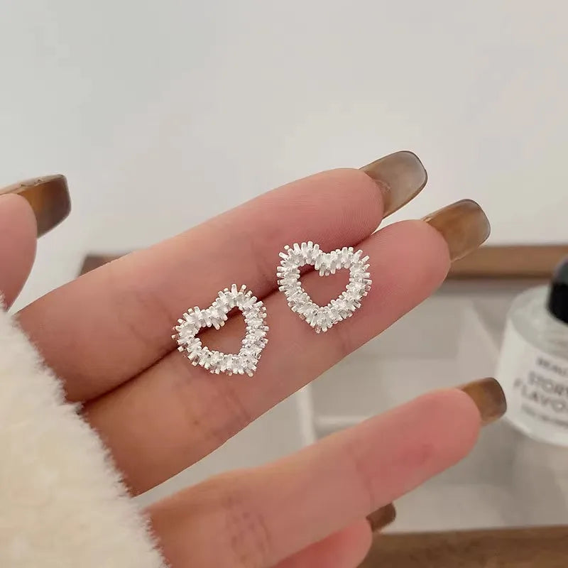 Beautiful Silver broken stud earrings for Woman