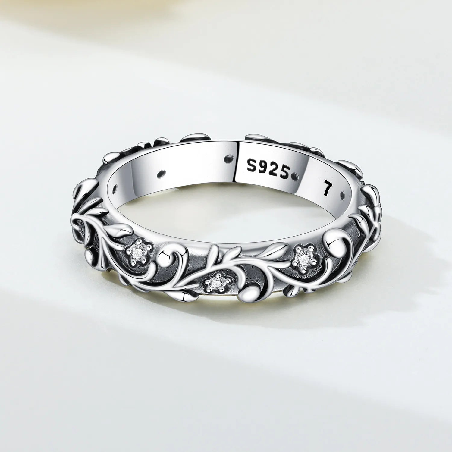 Elegant S925 Sterling Silver Vintage Pattern Closed Ring For Women