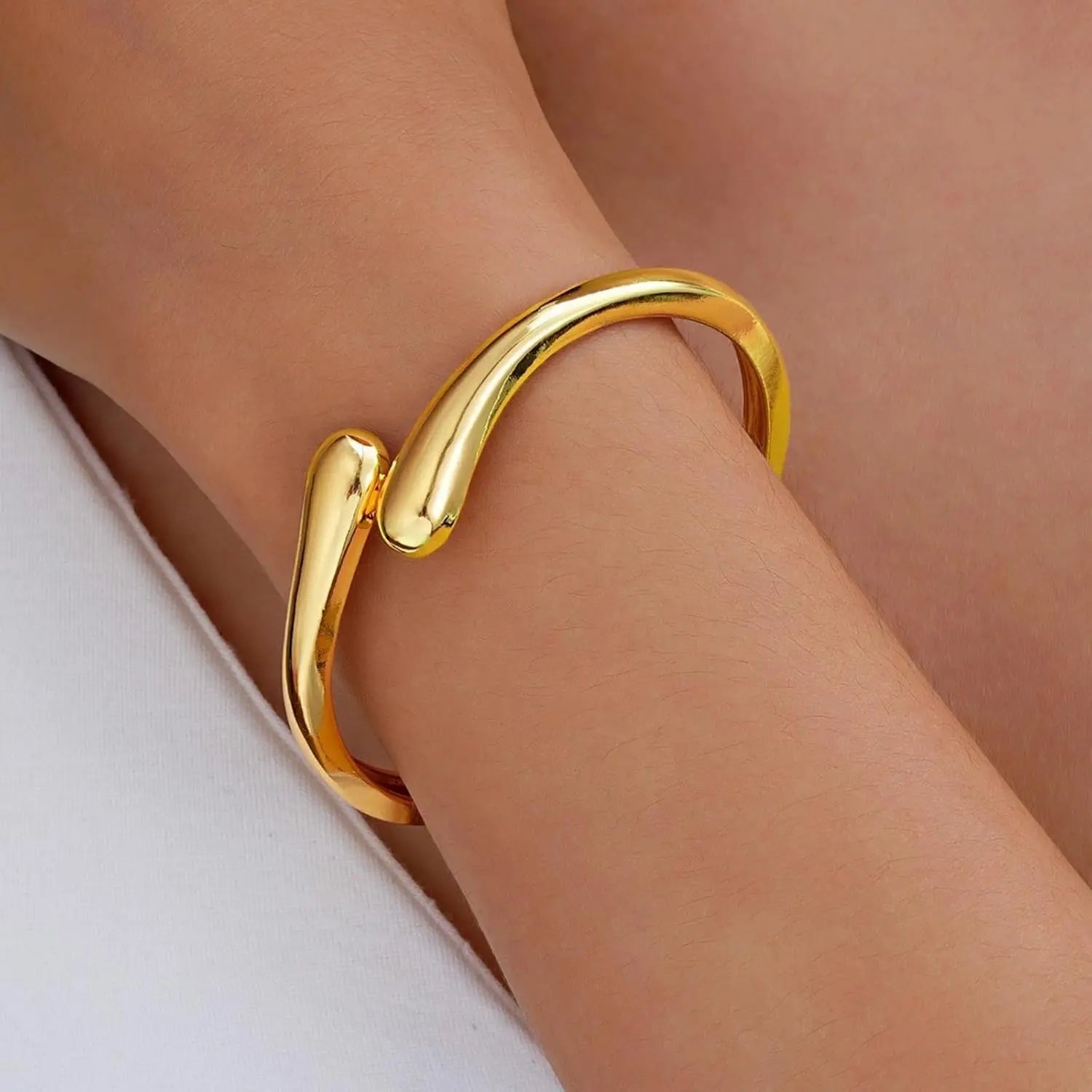 Gold Bangle Bracelets for Women Trendy Gold Irregular Statement Cuff Bracelet