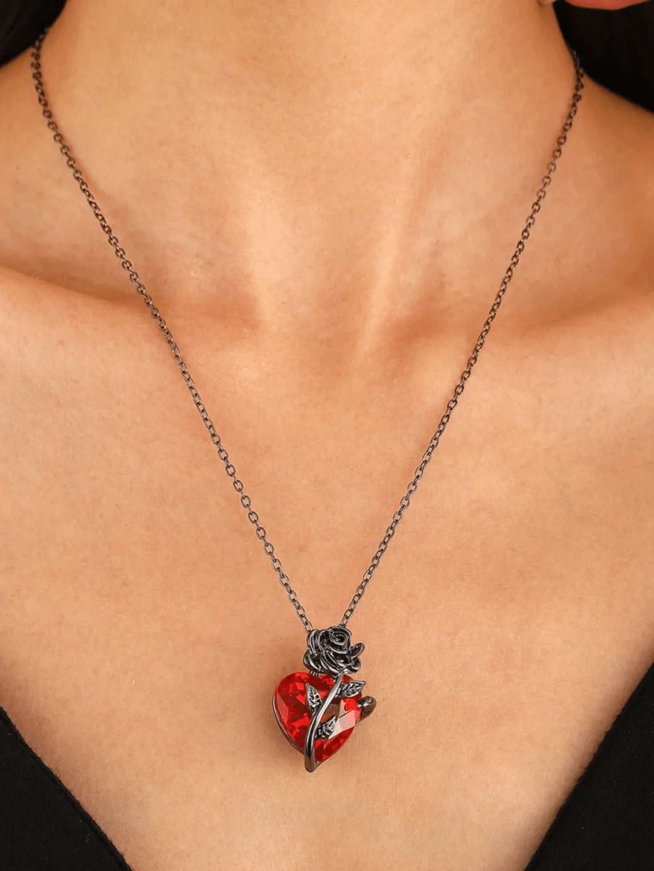 Gothic Heart Rose Pendant Necklace With Red Crystal For Women