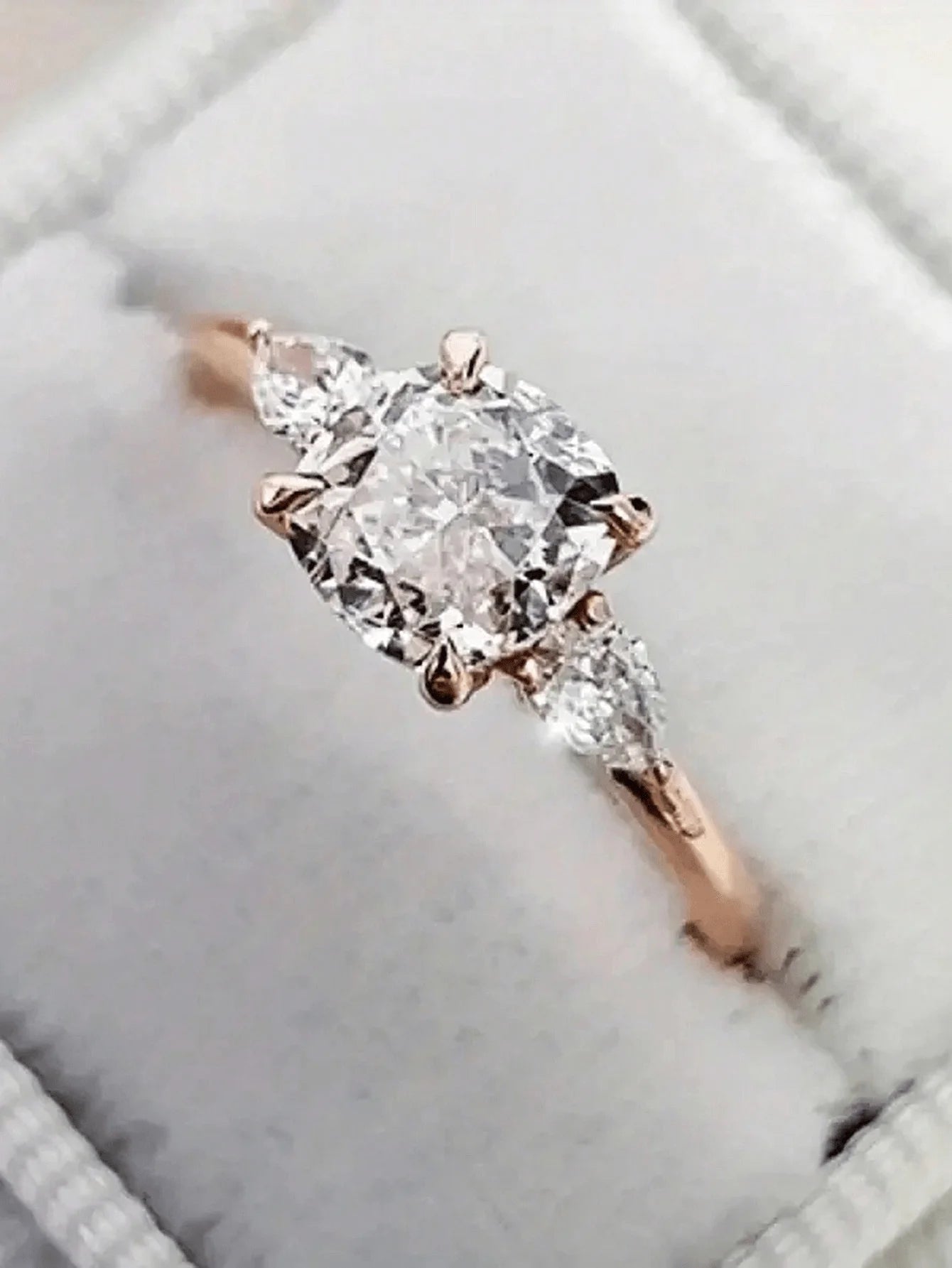 Exquisite Cubic Zirconia Ring For Women, Prong Setting, Clear Stone