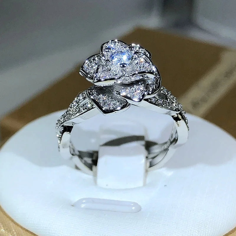 Beautiful 925 Sterling Silver InterTwined Three-Dimensional Rose Ring White Zircon