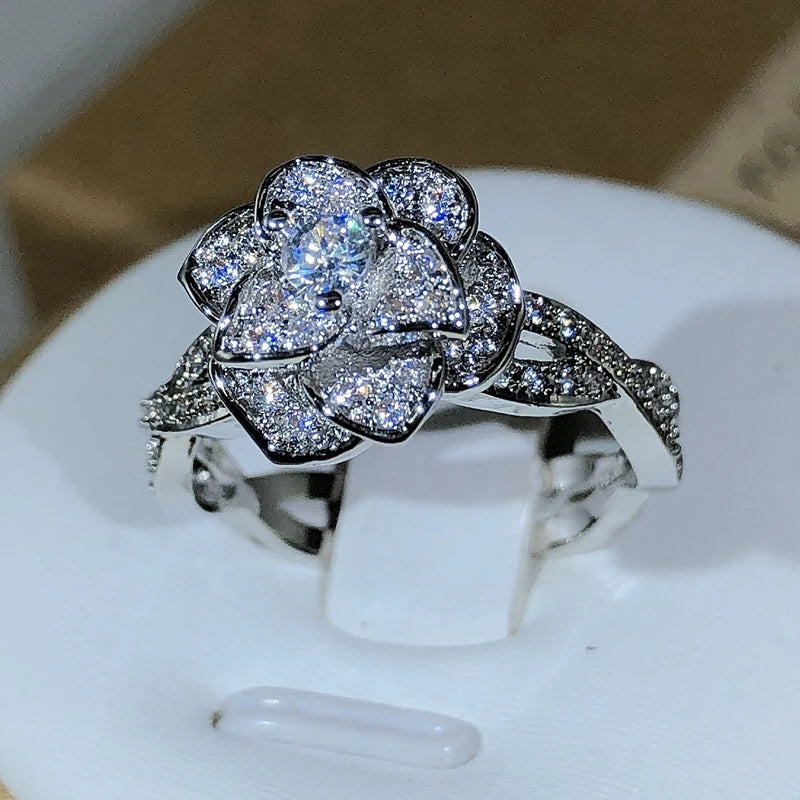 Gorgeous 925 Sterling Silver InterTwined Three-Dimensional Rose Ring White Zircon