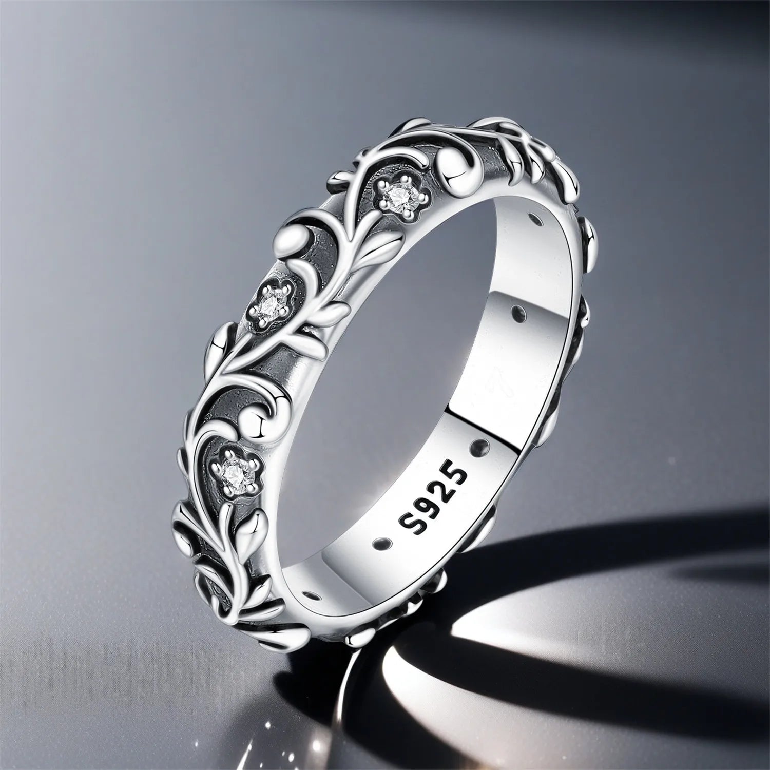 Elegant S925 Sterling Silver Vintage Pattern Closed Ring For Women