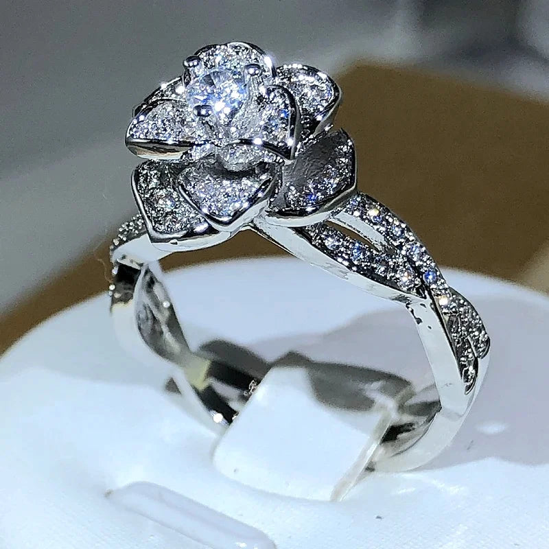 Beautiful 925 Sterling Silver InterTwined Three-Dimensional Rose Ring White Zircon