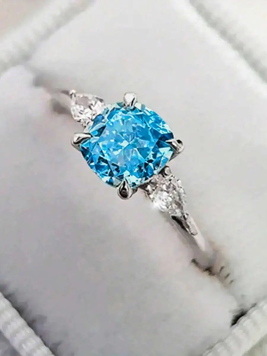 Exquisite Cubic Zirconia Ring For Women, Prong Setting, Clear Stone