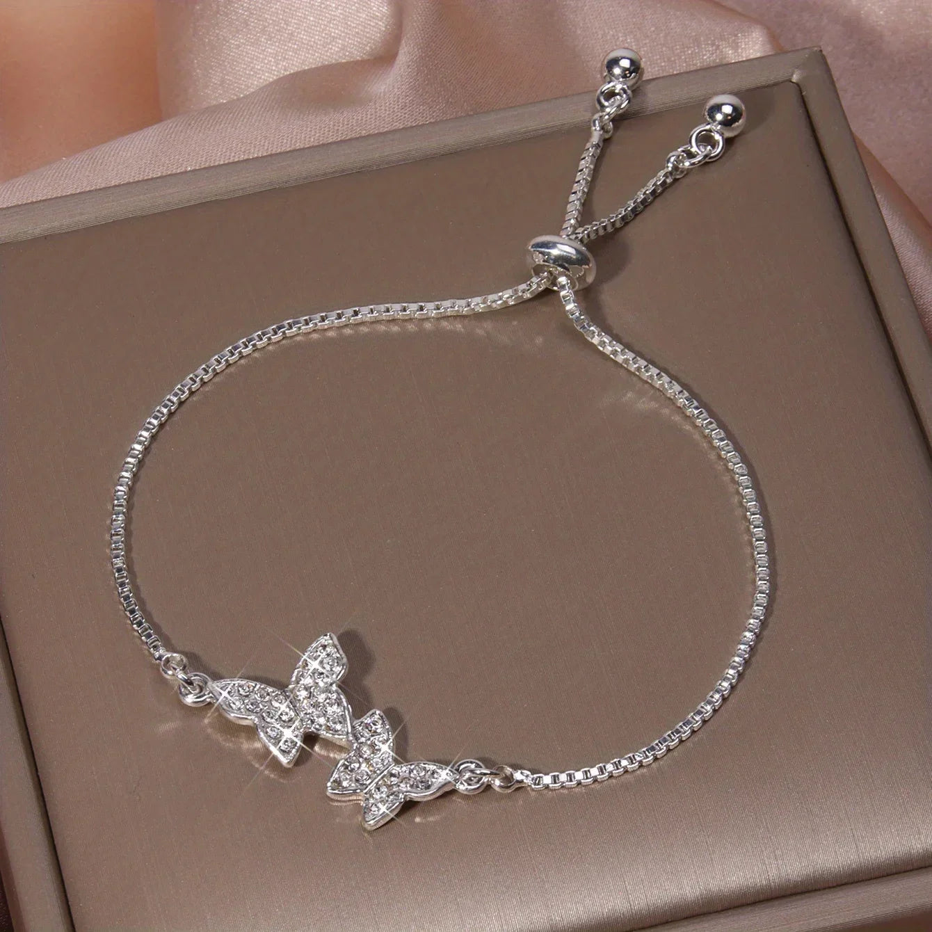 Elegant diamond butterfly claw chain silver bracelet
