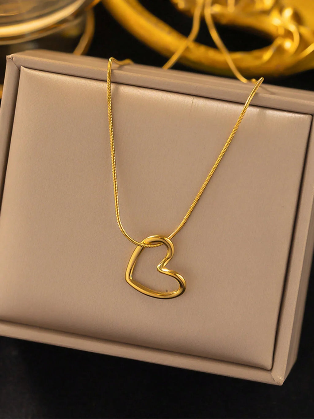 Hollow Heart Golden Necklace For Women Sweet  Simple Collarbone Chain With Unique Design  Stainless Steel
