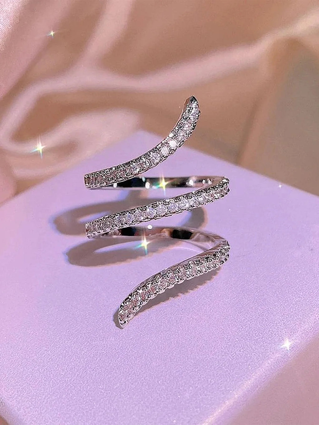 Elegant cubic zirconia ring for women