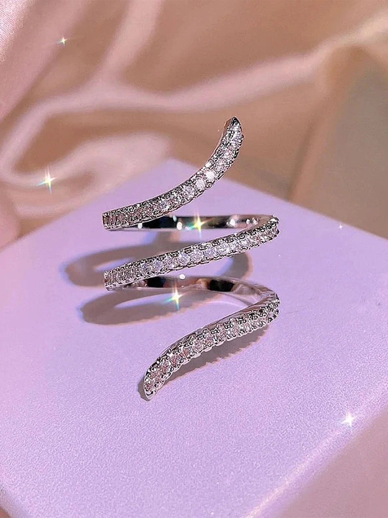 Elegant cubic zirconia ring for women