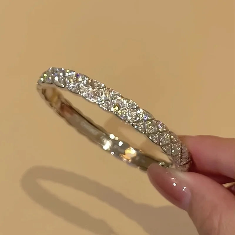 Luxury Ladies Wave Design Bracelet Jewelry