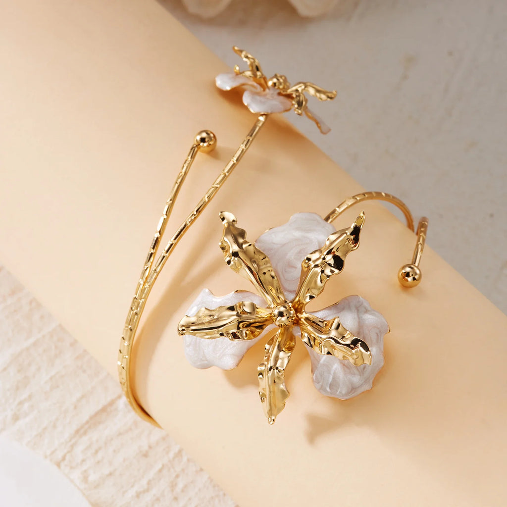 Elegant Sexy Flower Open Cuff Armlet for Women Vintage Enamel Glaze Craft Floral Adjustable Arm Bracelet