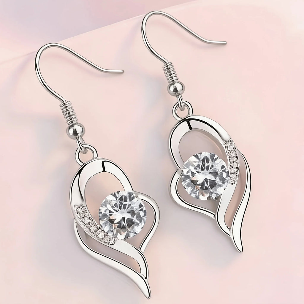 Delicate heart-shaped multi-color flash diamond earrings, smart and thin ear hooks