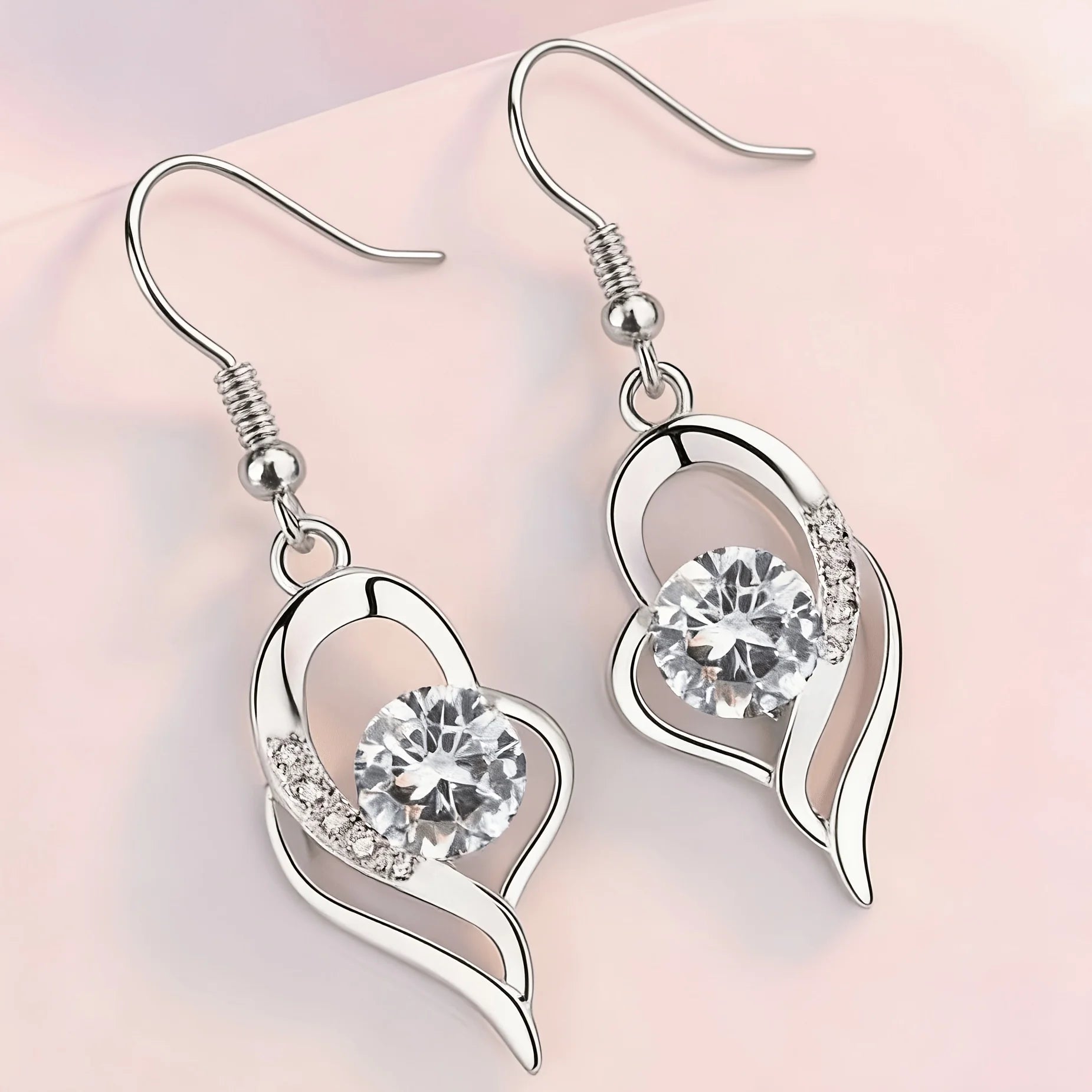 Delicate heart-shaped multi-color flash diamond earrings, smart and thin ear hooks